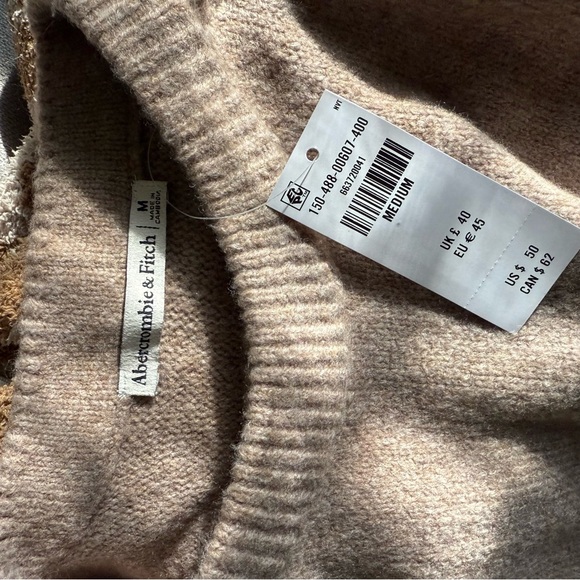 🆕 The A&F Madeline Crew Sweater Tee - Picture 7 of 7